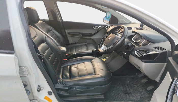 2017 Tata Tiago XZ PETROL, Petrol, Manual, 1,04,159 km, interior