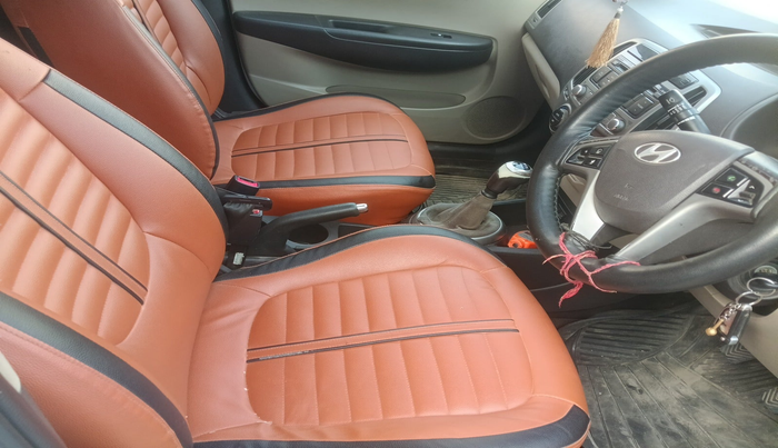 2012 Hyundai i20 SPORTZ 1.4 CRDI, Diesel, Manual, 1,10,740 km, interior