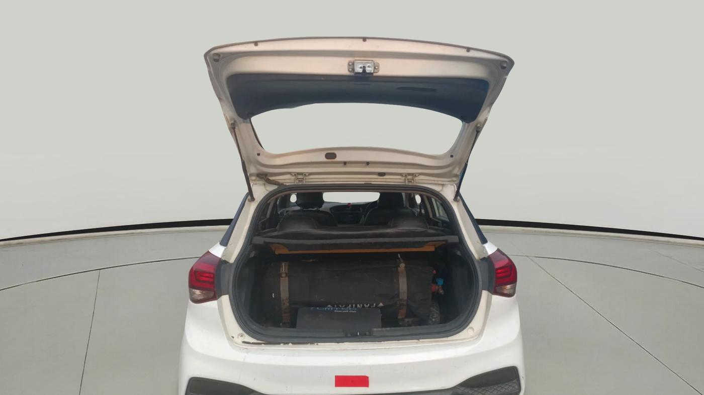 2018 Hyundai Elite i20 MAGNA EXECUTIVE 1.2, CNG, Manual, 1,21,000 km, exterior