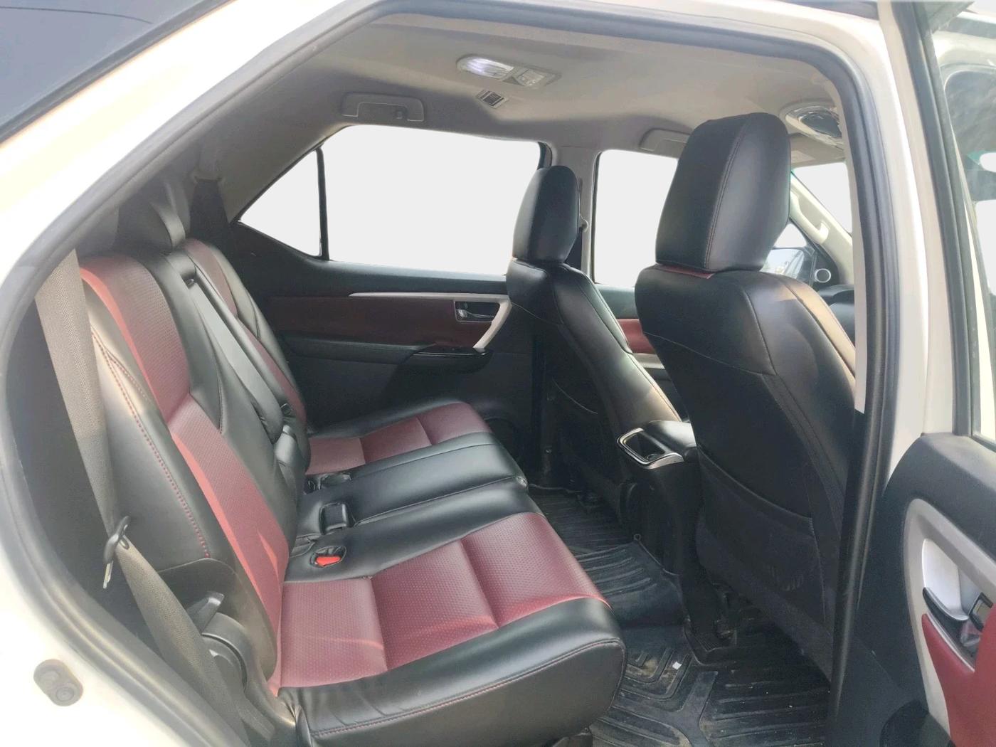 2017 Toyota Fortuner 2.8 4X2 MT, Diesel, Manual, 1,84,043 km, interior