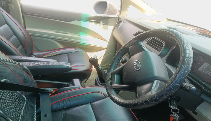 2020 Mahindra MARAZZO M2 8 STR, Diesel, Manual, 99,000 km, interior