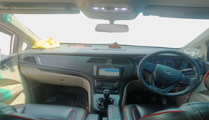 2020 Mahindra MARAZZO M2 8 STR, Diesel, Manual, 99,000 km, interior