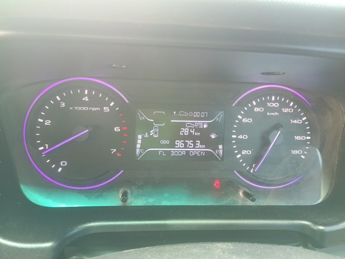 2020 Mahindra MARAZZO M2 8 STR, Diesel, Manual, 99,000 km, interior