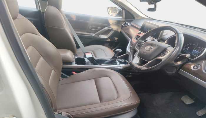 2020 Tata Harrier XZA PLUS 2.0L, Diesel, Automatic, 43,000 km, interior