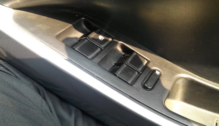 2022 Tata NEXON XM SUNROOF PETROL, Petrol, Manual, 37,745 km, interior