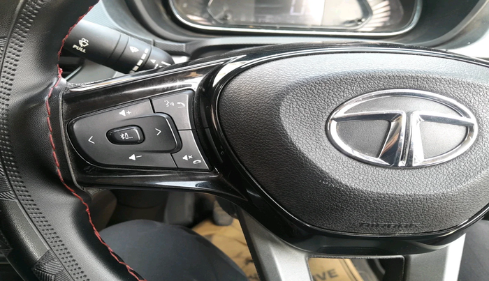 2022 Tata NEXON XM SUNROOF PETROL, Petrol, Manual, 37,745 km, interior