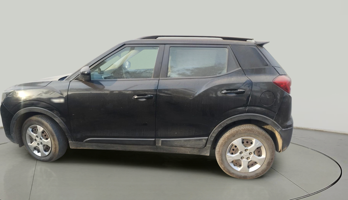 2020 Mahindra XUV300 W6 1.5 Diesel, Diesel, Manual, 2,72,908 km, exterior