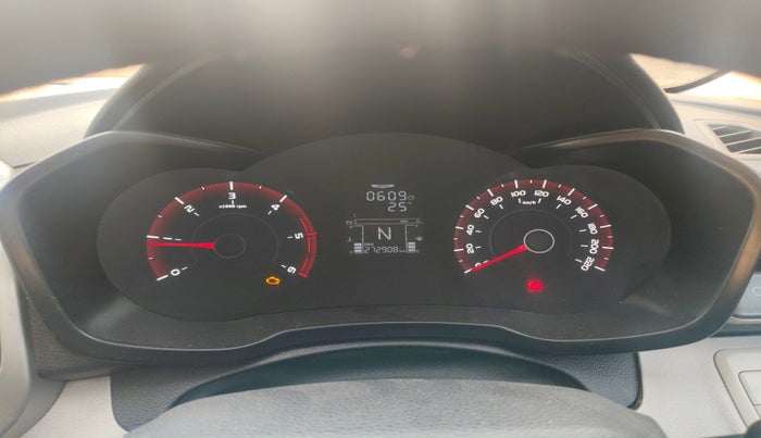 2020 Mahindra XUV300 W6 1.5 Diesel, Diesel, Manual, 2,72,908 km, interior