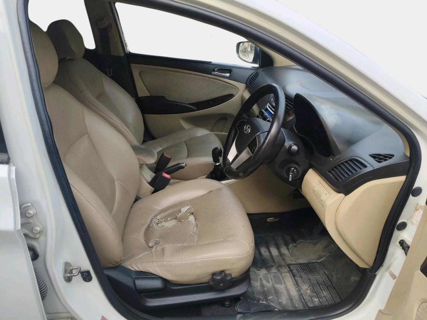 2013 Hyundai Verna FLUIDIC 1.6 CRDI SX, Diesel, Manual, 1,79,882 km, interior