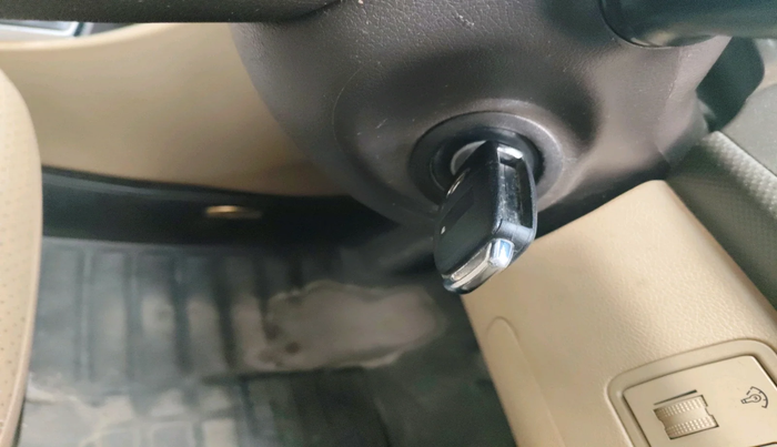 2013 Hyundai Verna FLUIDIC 1.6 CRDI SX, Diesel, Manual, 1,79,882 km, interior