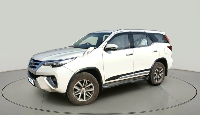 2017 Toyota Fortuner 2.8 4X4 AT, Diesel, Automatic, 1,62,959 km, exterior