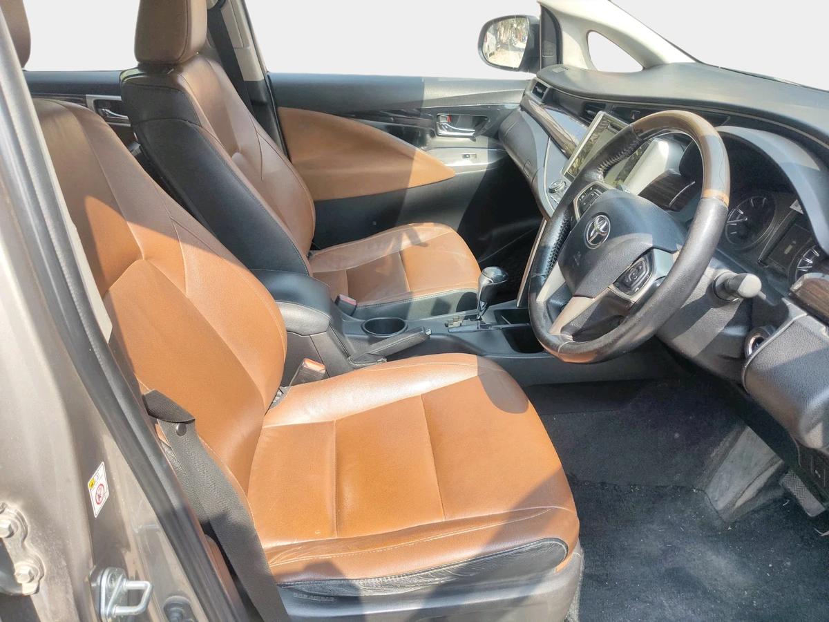 Used 2016 Toyota Innova Crysta 2.8 ZX AT 7 STR Automatic | Cars24