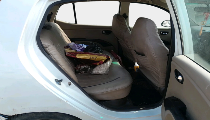 2013 Hyundai i10 MAGNA 1.1, Petrol, Manual, 1,00,197 km, interior