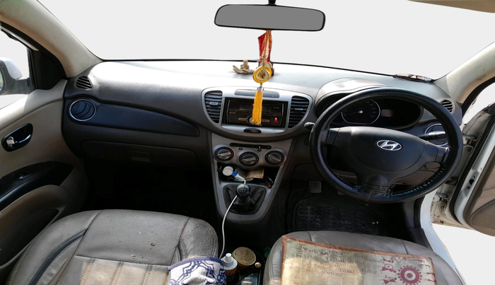 2013 Hyundai i10 MAGNA 1.1, Petrol, Manual, 1,00,197 km, interior