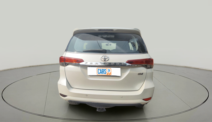 2017 Toyota Fortuner 2.8 4X4 MT, Diesel, Manual, 2,14,422 km, exterior