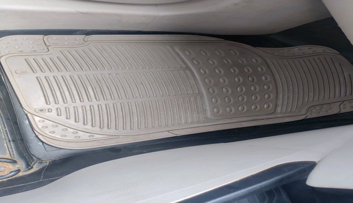 2019 Mahindra XUV300 W6 1.5 DIESEL, Diesel, Manual, 1,27,803 km, interior