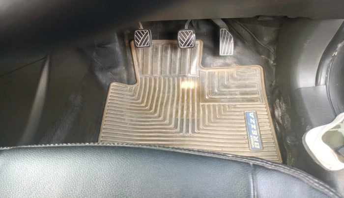 2016 Maruti Vitara Brezza ZDI, Diesel, Manual, 1,53,962 km, interior