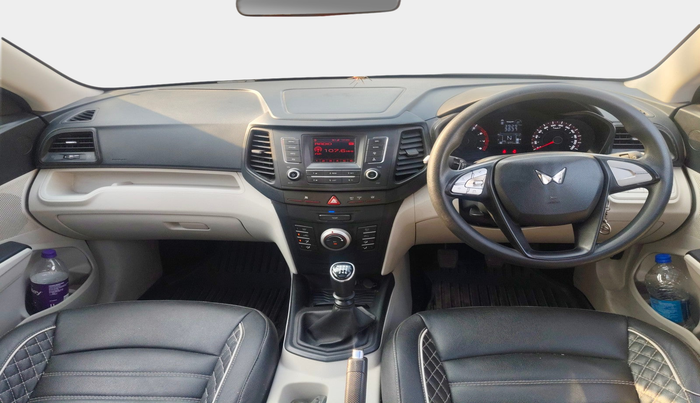 2023 Mahindra XUV300 W6 1.2 PETROL, Petrol, Manual, 1,71,896 km, interior