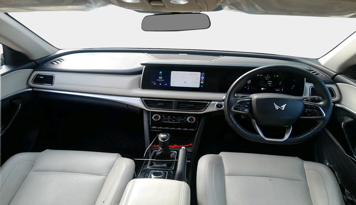 2024 Mahindra XUV700 AX 7 LUXURY D MT 7 STR, Diesel, Manual, 16,335 km, interior