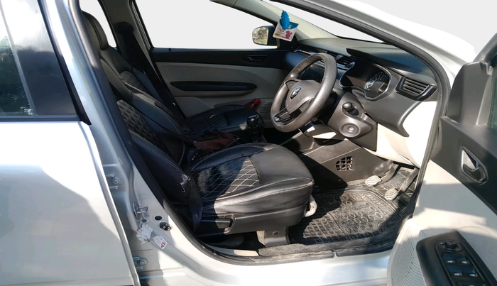 2019 Renault TRIBER RXT, Petrol, Manual, 46,904 km, interior