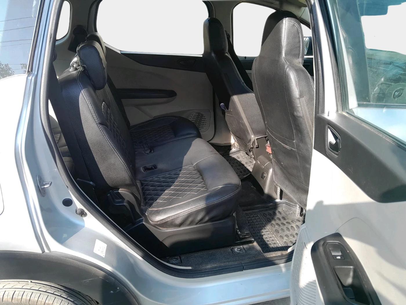 2019 Renault TRIBER RXT, Petrol, Manual, 46,904 km, interior