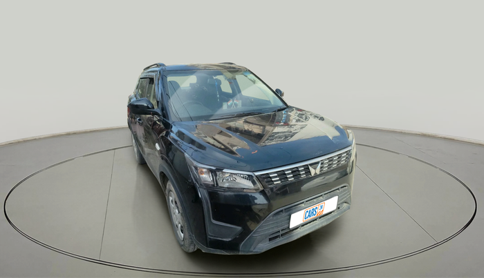 2023 Mahindra XUV300 W6 1.2 PETROL, Petrol, Manual, 15,681 km, exterior