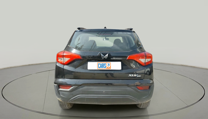 2023 Mahindra XUV300 W6 1.2 PETROL, Petrol, Manual, 15,681 km, exterior