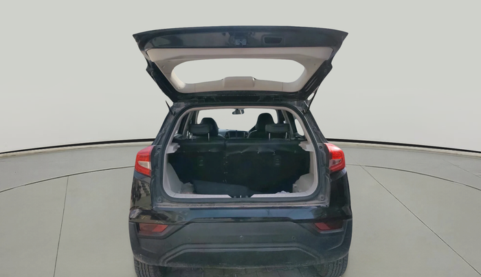 2023 Mahindra XUV300 W6 1.2 PETROL, Petrol, Manual, 15,681 km, exterior