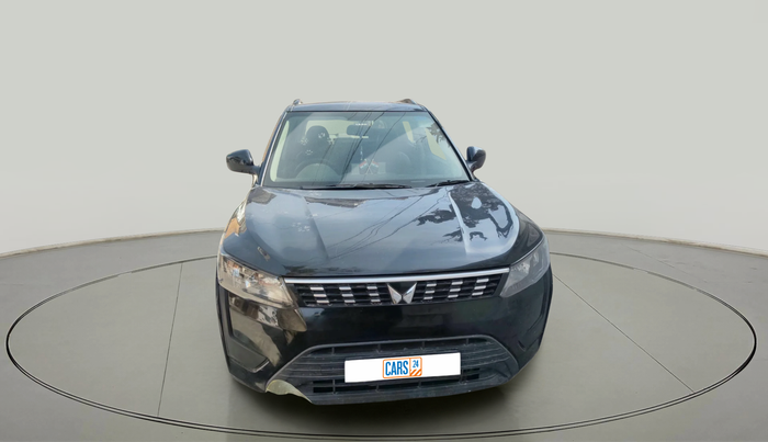 2023 Mahindra XUV300 W6 1.2 PETROL, Petrol, Manual, 15,681 km, exterior