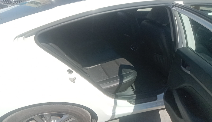 2017 Hyundai New Elantra 1.6 SX (O) AT DIESEL, Diesel, Automatic, 76,694 km, interior