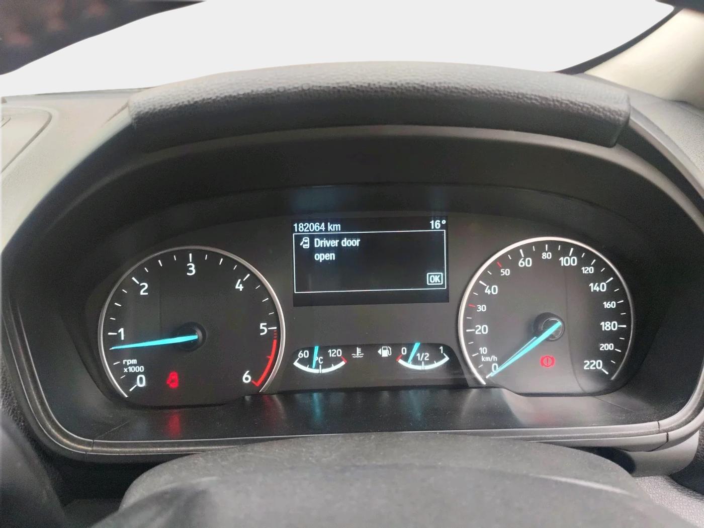 2019 Ford Ecosport TITANIUM + 1.5L DIESEL, Diesel, Manual, 1,82,064 km, interior
