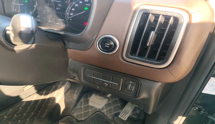 2023 Mahindra SCORPIO-N Z8 L DIESEL AT 4WD 7 STR, Diesel, Automatic, 1,13,670 km, interior