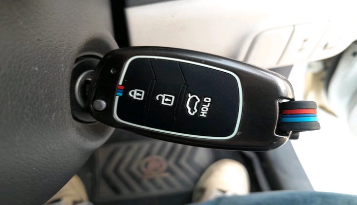 2020 Hyundai AURA S 1.2 CNG, CNG, Manual, 1,07,108 km, interior