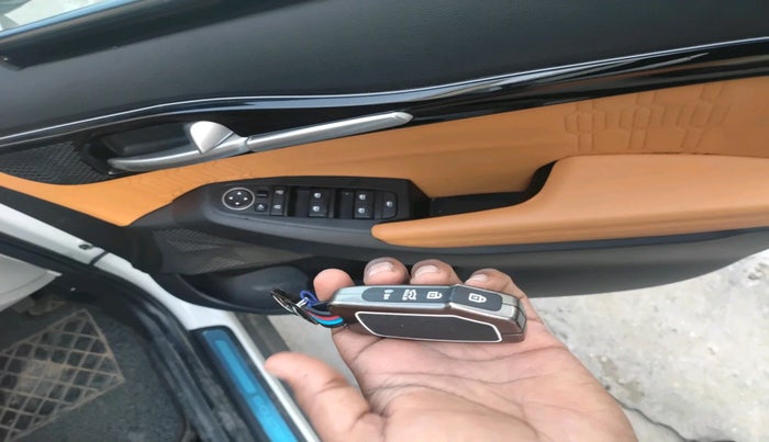 2024 KIA SELTOS HTX IVT, Petrol, Automatic, 20,213 km, interior