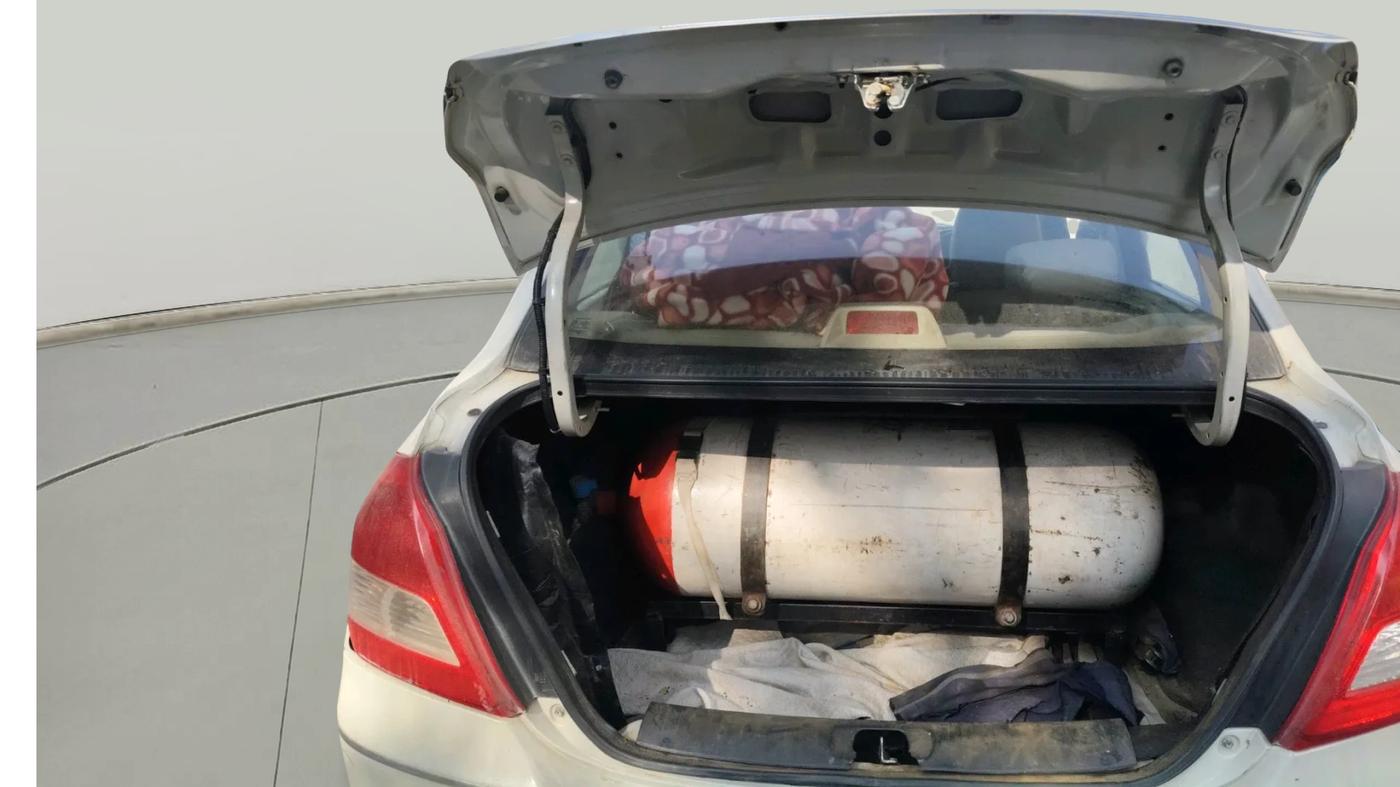 2016 Maruti Swift Dzire VXI, CNG, Manual, 1,32,884 km, exterior