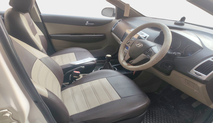 2011 Hyundai i20 SPORTZ 1.2, Petrol, Manual, 59,680 km, interior