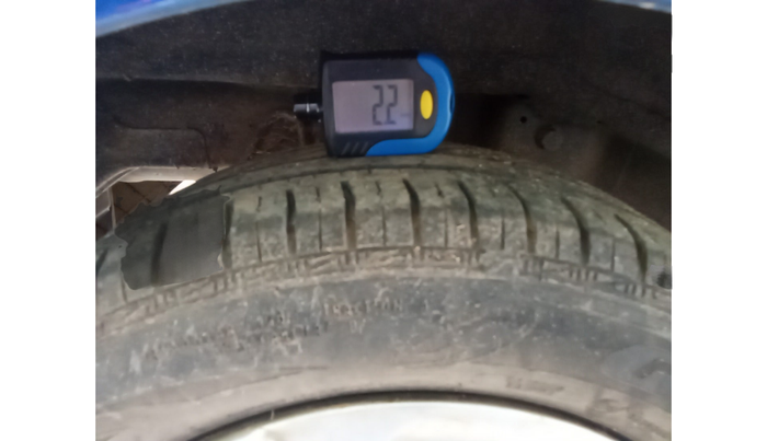 2014 Hyundai Eon MAGNA +, Petrol, Manual, 87,976 km, tyre