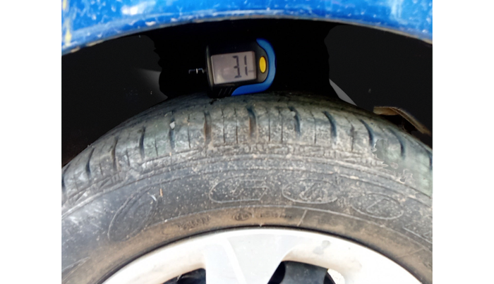 2014 Hyundai Eon MAGNA +, Petrol, Manual, 87,976 km, tyre