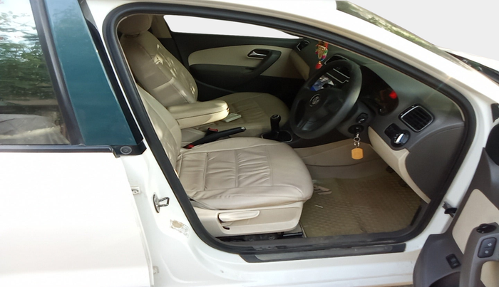 2011 Volkswagen Vento HIGHLINE DIESEL 1.6, Diesel, Manual, 2,10,420 km, interior