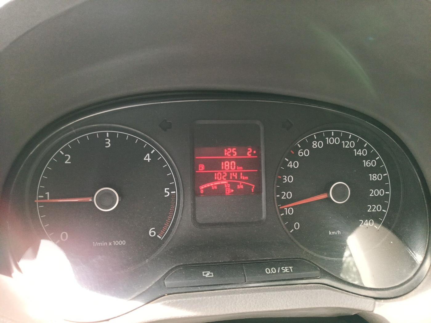 2013 Volkswagen Vento HIGHLINE DIESEL 1.6, Diesel, Manual, 1,02,141 km, interior