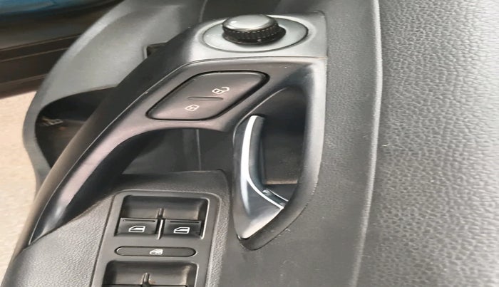 2016 Volkswagen Vento COMFORTLINE 1.2 TSI AT, Petrol, Automatic, 81,498 km, interior