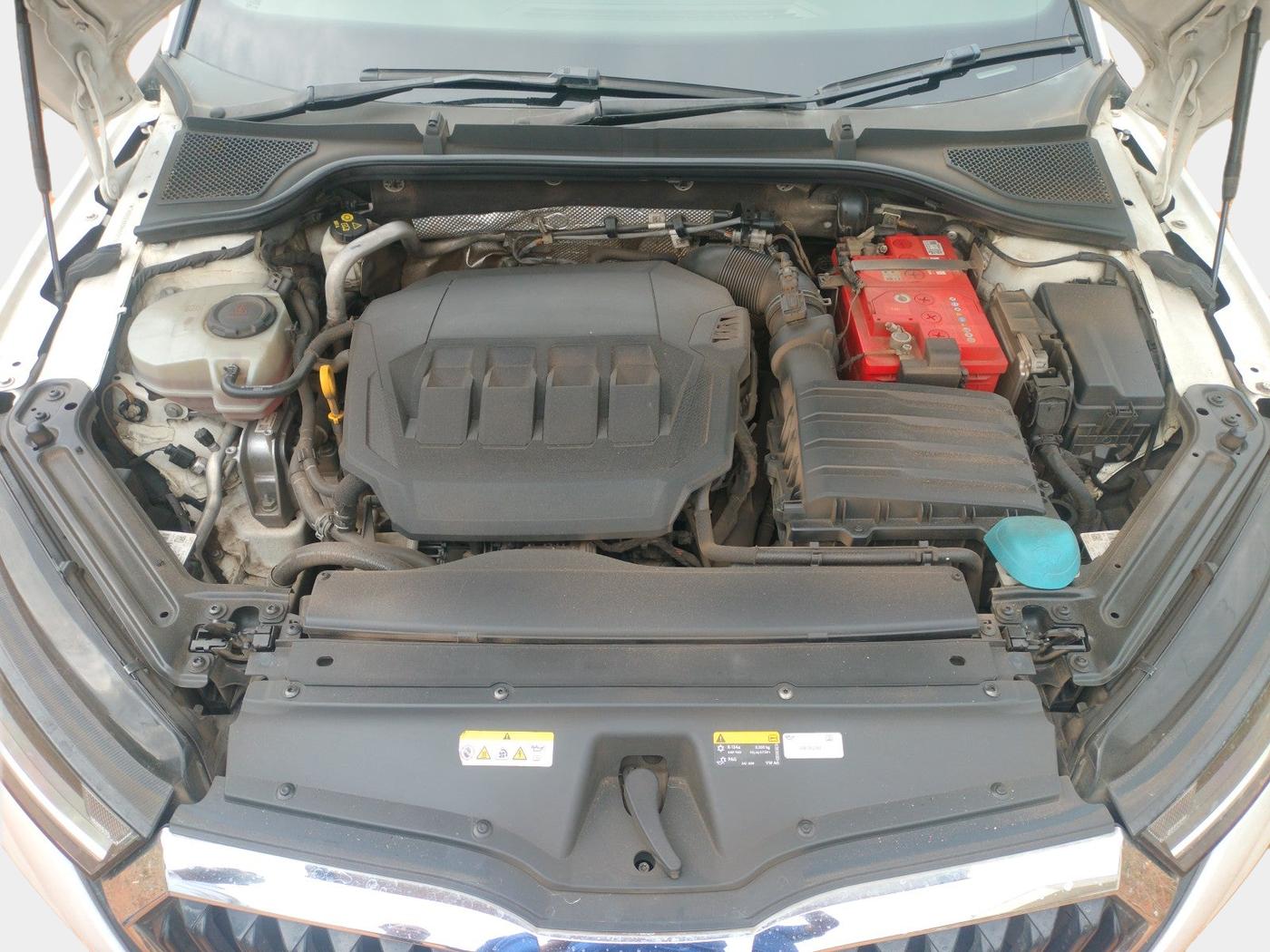 2021 Skoda Octavia STYLE 2.0, Petrol, Automatic, 1,89,001 km, exterior