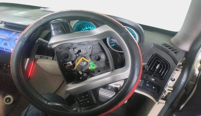 2018 Mahindra XUV500 W10 AT, Diesel, Automatic, 77,211 km, interior