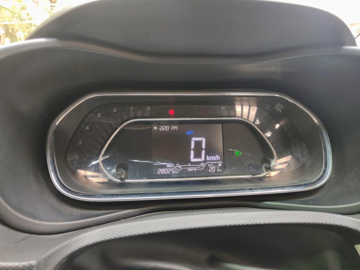 2022 Tata NEXON XZ PLUS PETROL, Petrol, Manual, 28,025 km, interior