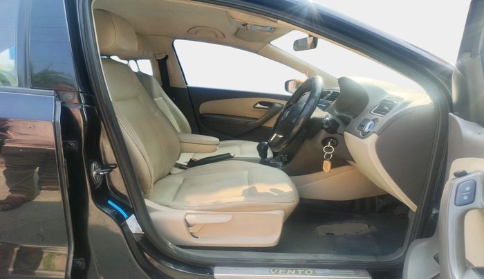 2012 Volkswagen Vento HIGHLINE DIESEL 1.6, Diesel, Manual, 1,45,566 km, interior