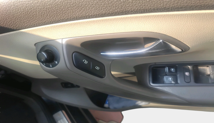 2012 Volkswagen Vento HIGHLINE DIESEL 1.6, Diesel, Manual, 1,45,566 km, interior