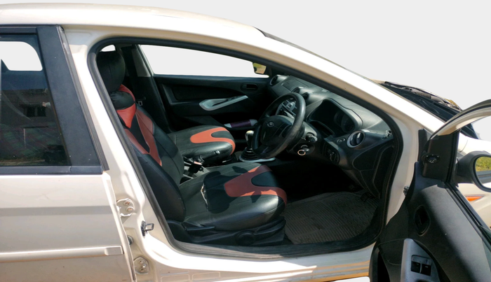 2011 Ford Figo TITANIUM 1.4 DIESEL, Diesel, Manual, 1,52,362 km, interior