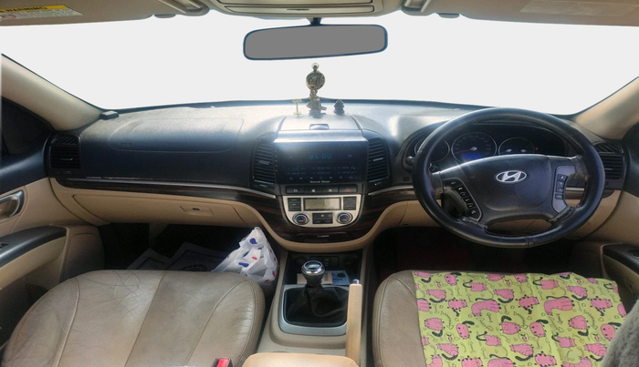 2011 Hyundai Santa Fe 2 WD, Diesel, Manual, 4,18,111 km, interior