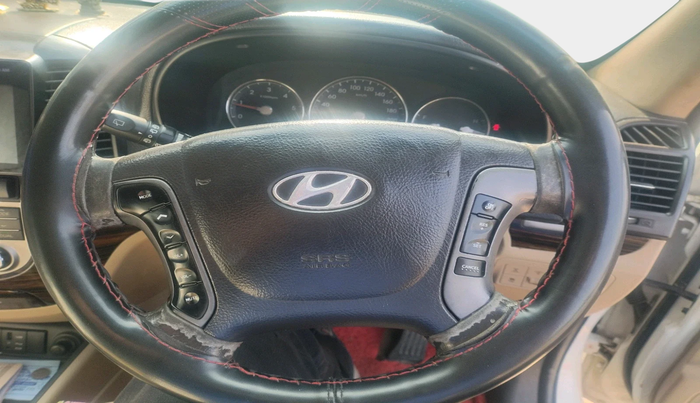 2011 Hyundai Santa Fe 2 WD, Diesel, Manual, 4,18,111 km, interior