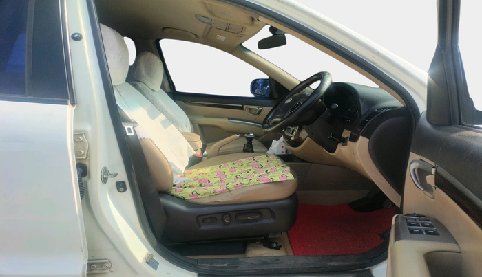 2011 Hyundai Santa Fe 2 WD, Diesel, Manual, 4,18,111 km, interior